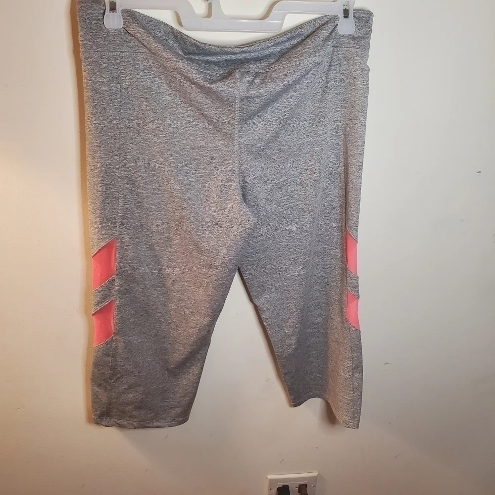 Aviva Sports yoga pants capri Size 2XL